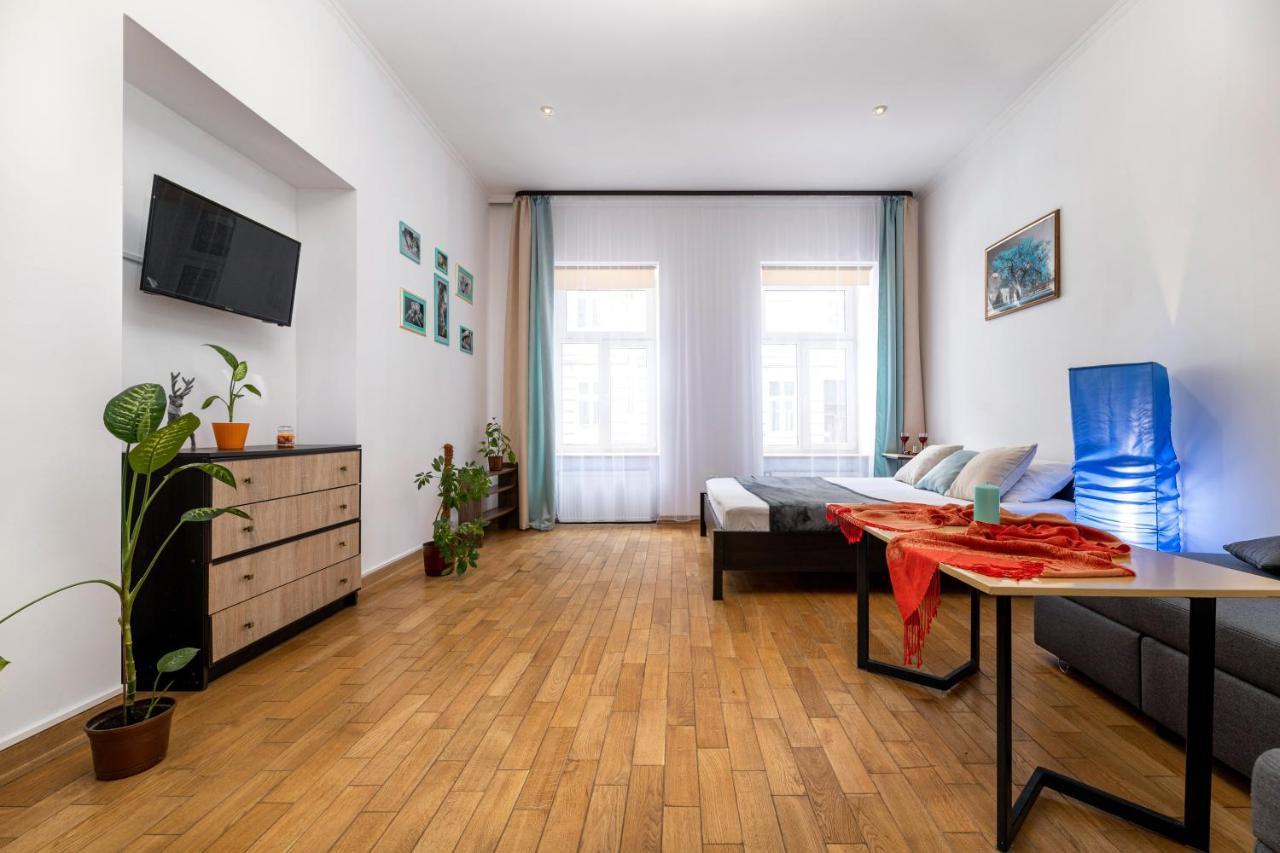Затишний Відпочинок В Центрі Львова Apartment ภายนอก รูปภาพ