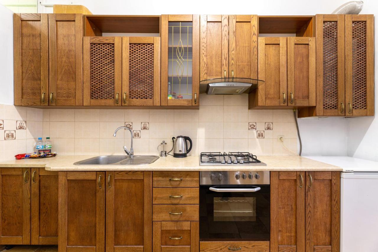 Затишний Відпочинок В Центрі Львова Apartment ภายนอก รูปภาพ